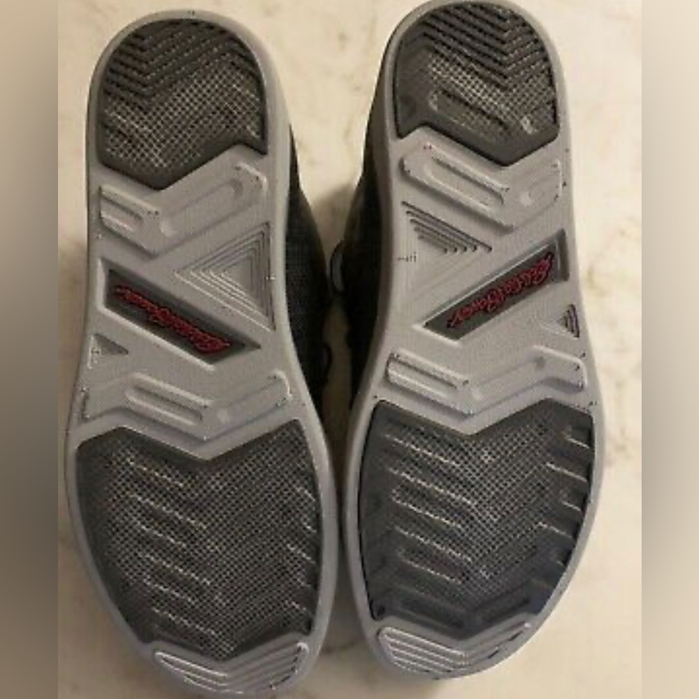 Hello guys I’m selling Eddie Bauer Chukka